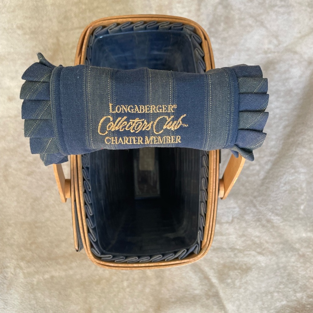 Longaberger Collectors Club Basket with Blue Liner
